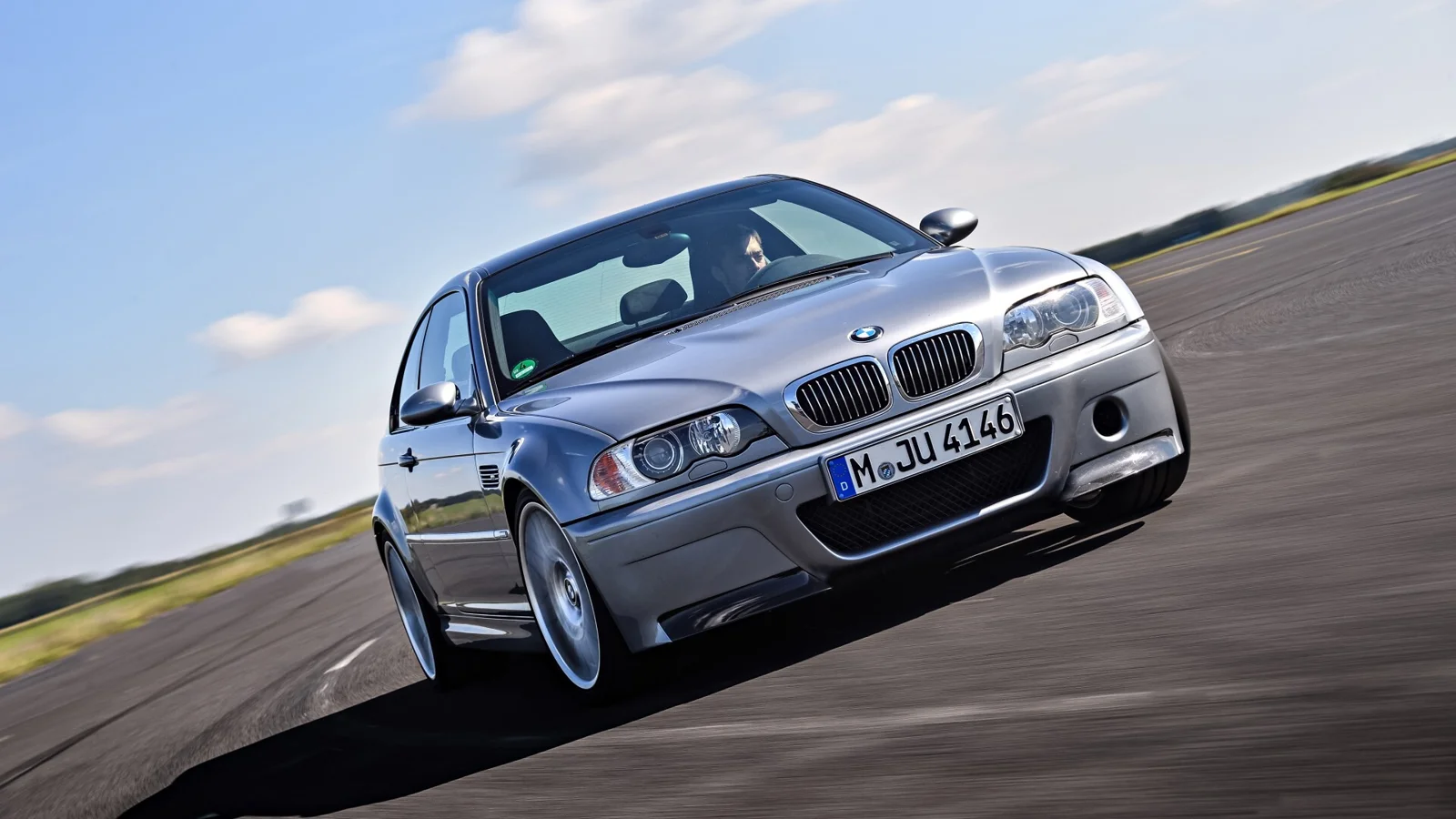 E46 M3 CSL on oma erikoismallinsa: 360 hevosvoimaa ja tavallista M3:a kevyempi rakenne.