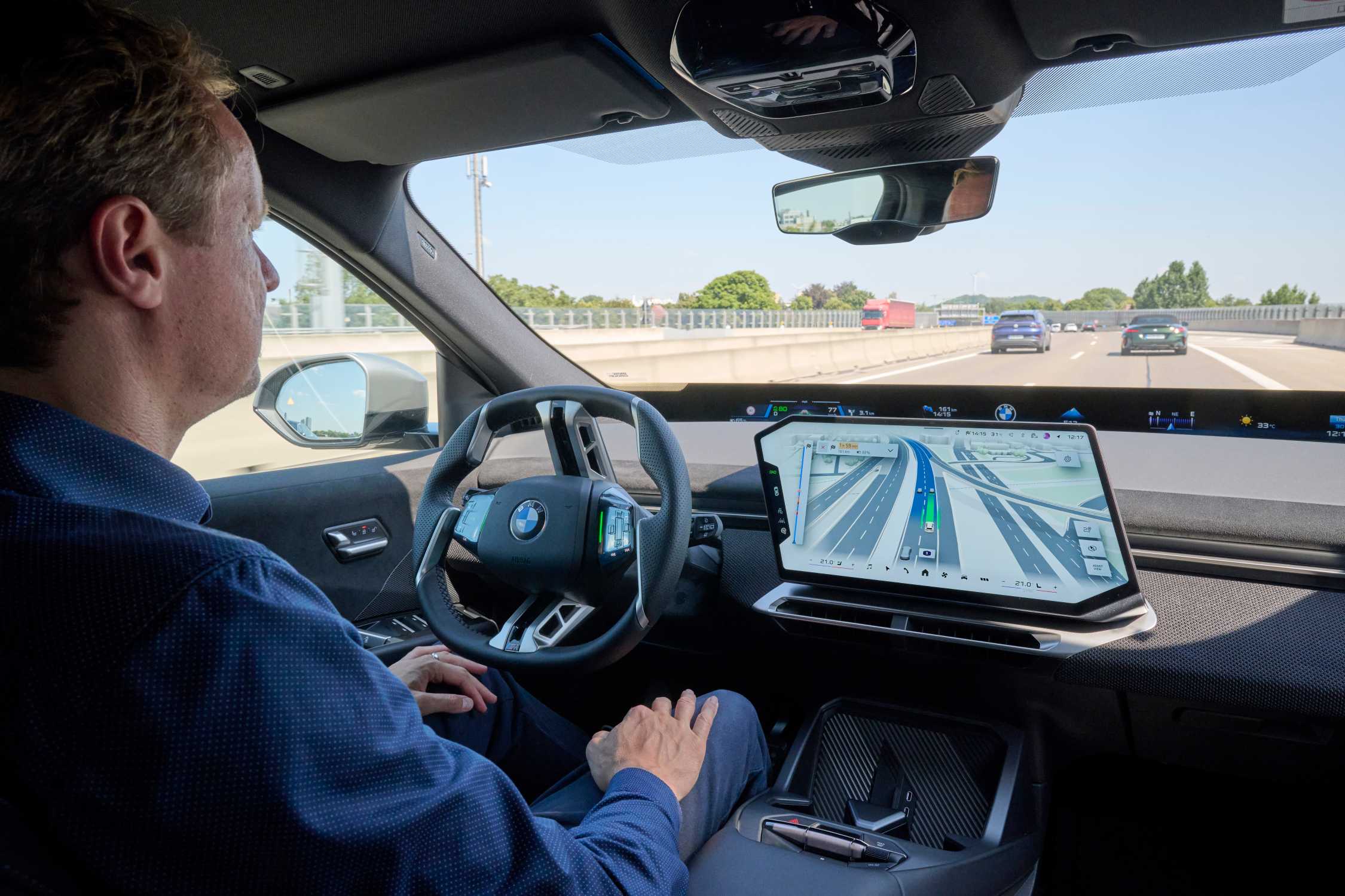 BMW Maps with Driver Assistance – valmistajan esittelykuva.