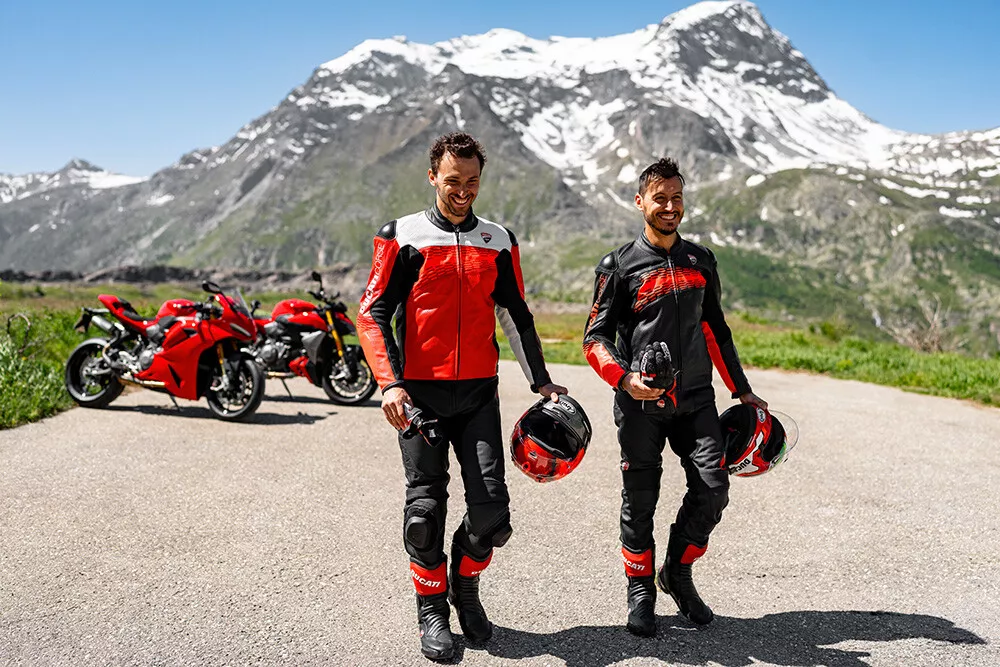 Ducati Touring -ajovarusteet kuljettajille. Kuva: Ducati.