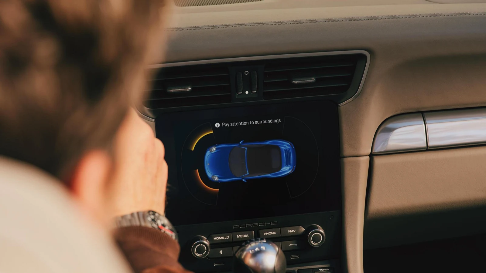 Auton graafinen esitys PCCM Plus -näytöllä. Kuvassa on 991-sukupolven 911. Kuva: Porsche AG.