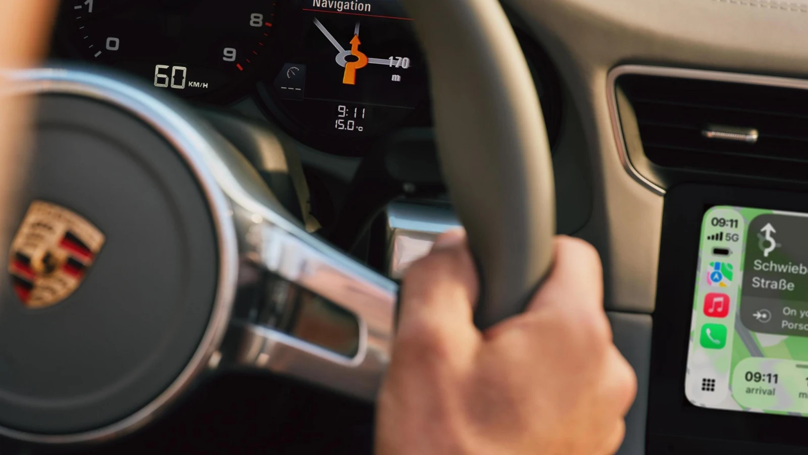 Mittariston ja keskikonsolin näkymät 991-sukupolven 911:ssä. Kuva: Porsche AG.